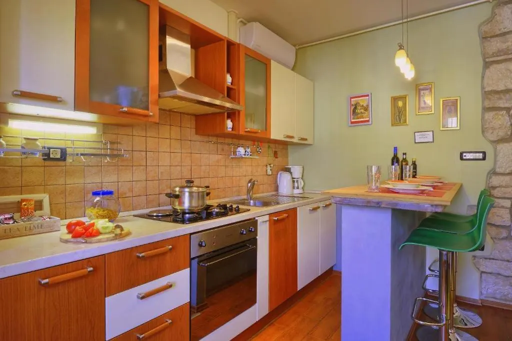 Apartment Dante Square - Top Center Pula 0*,  Croatia